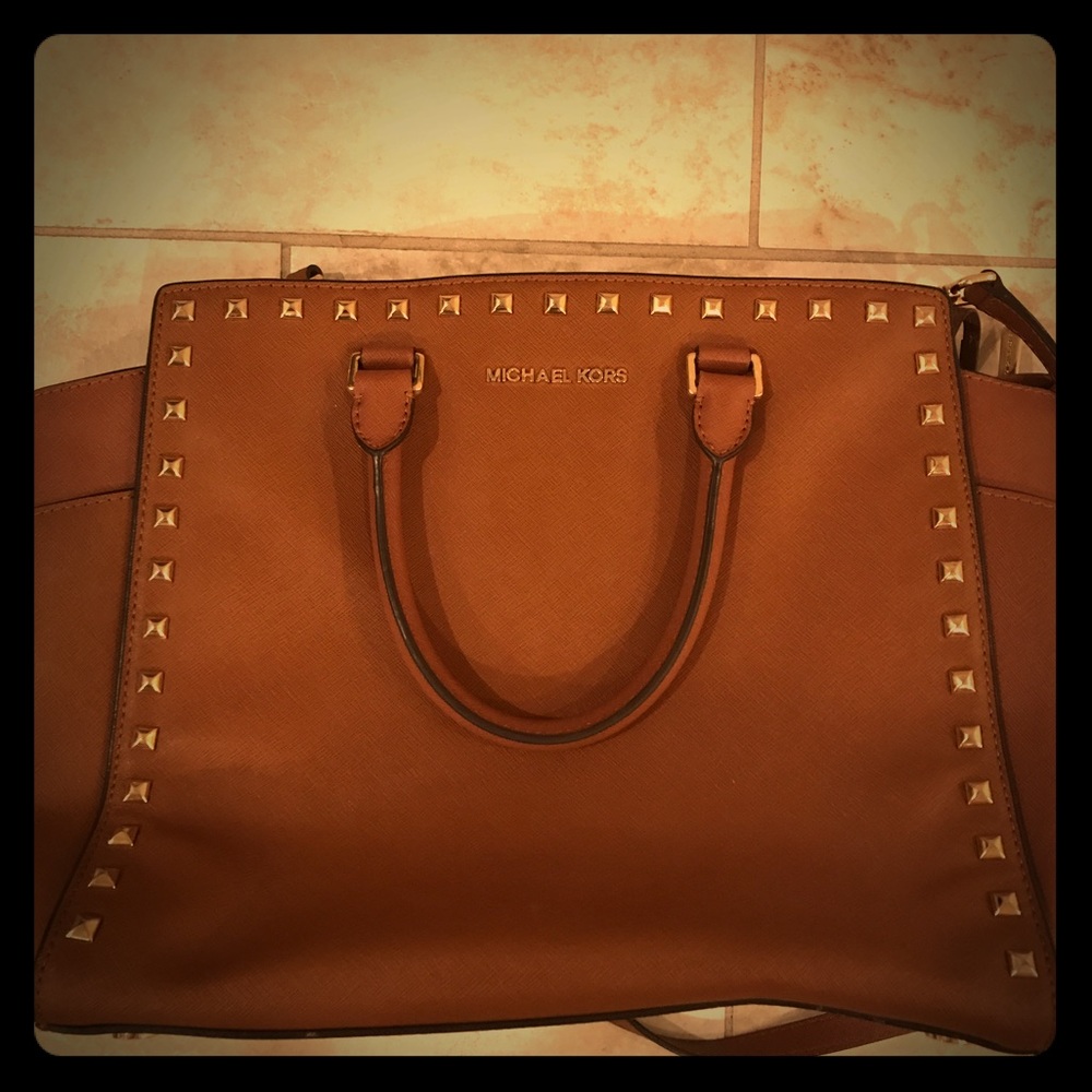 COPY - 💯 Authentic Michael KORS Beige Selma bag
